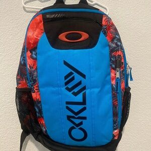 Oakley enduro 20L Blue with Red Floral-Accent Backpack for laptop or travel